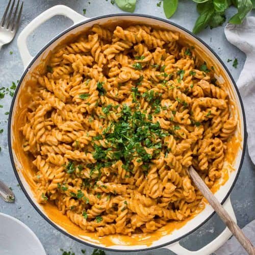 vegan-creamy-roasted-red-pepper-tomato-pasta-500x500